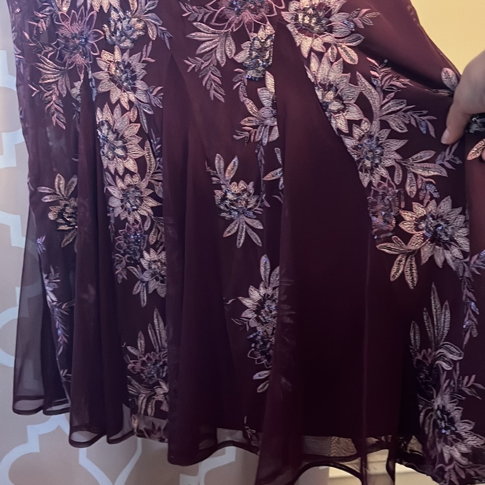 R & M RICHARDS PLUM WINE GOWN - Picture 12 of 15
